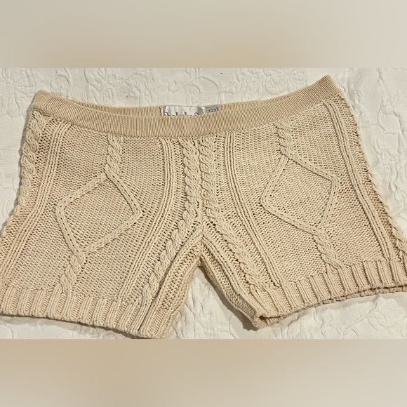 🔥🔥SHAKUHACHI crochet shorts! Made in Australia! Size 2 worn once !like new… - Picture 3 of 8